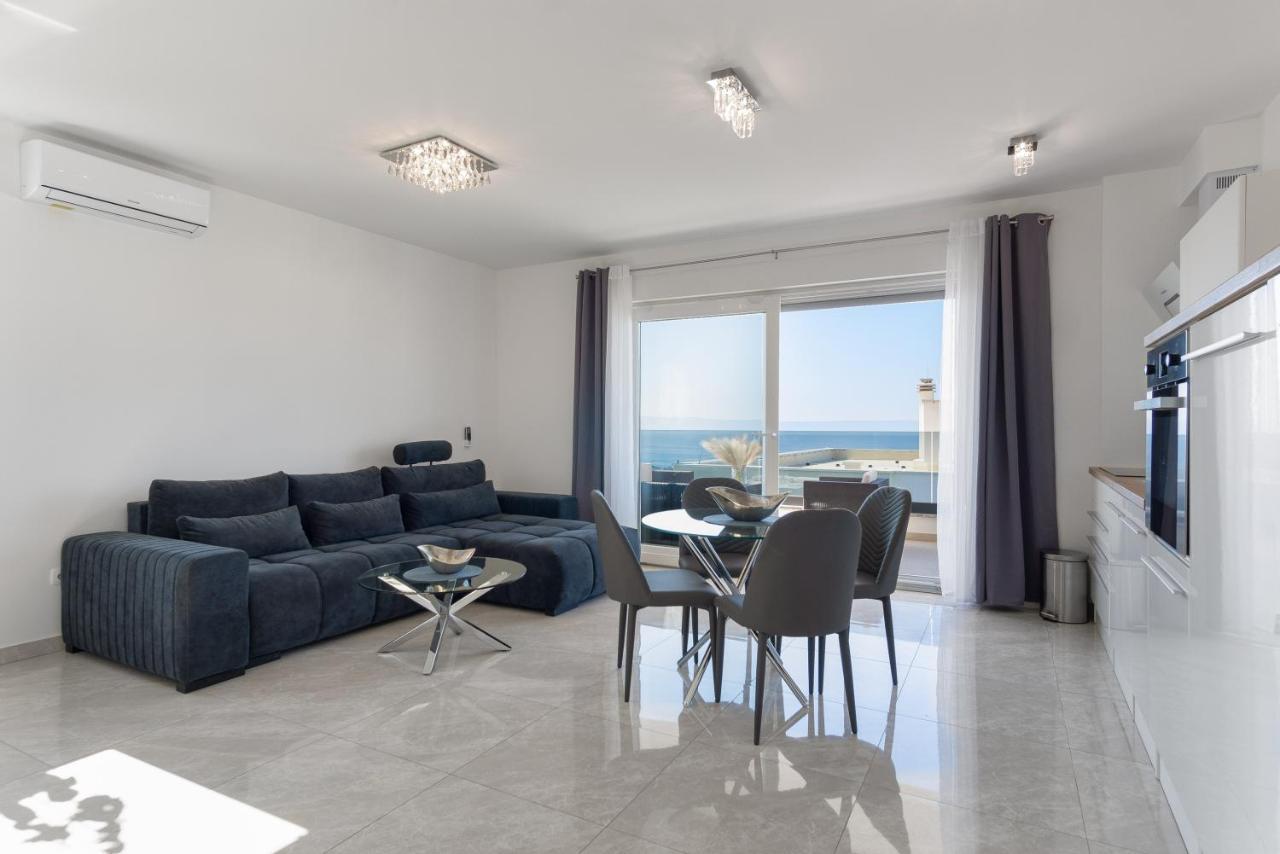 Sea View Apartment With Parking - Dina Макарска Екстериор снимка