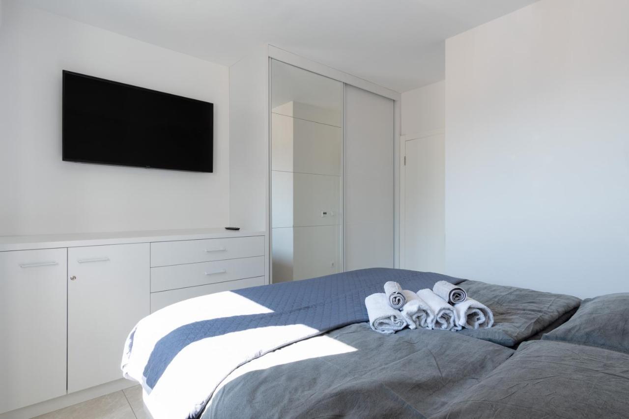 Sea View Apartment With Parking - Dina Макарска Екстериор снимка