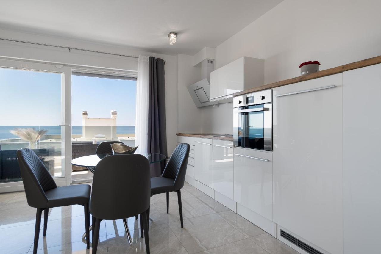 Sea View Apartment With Parking - Dina Макарска Екстериор снимка