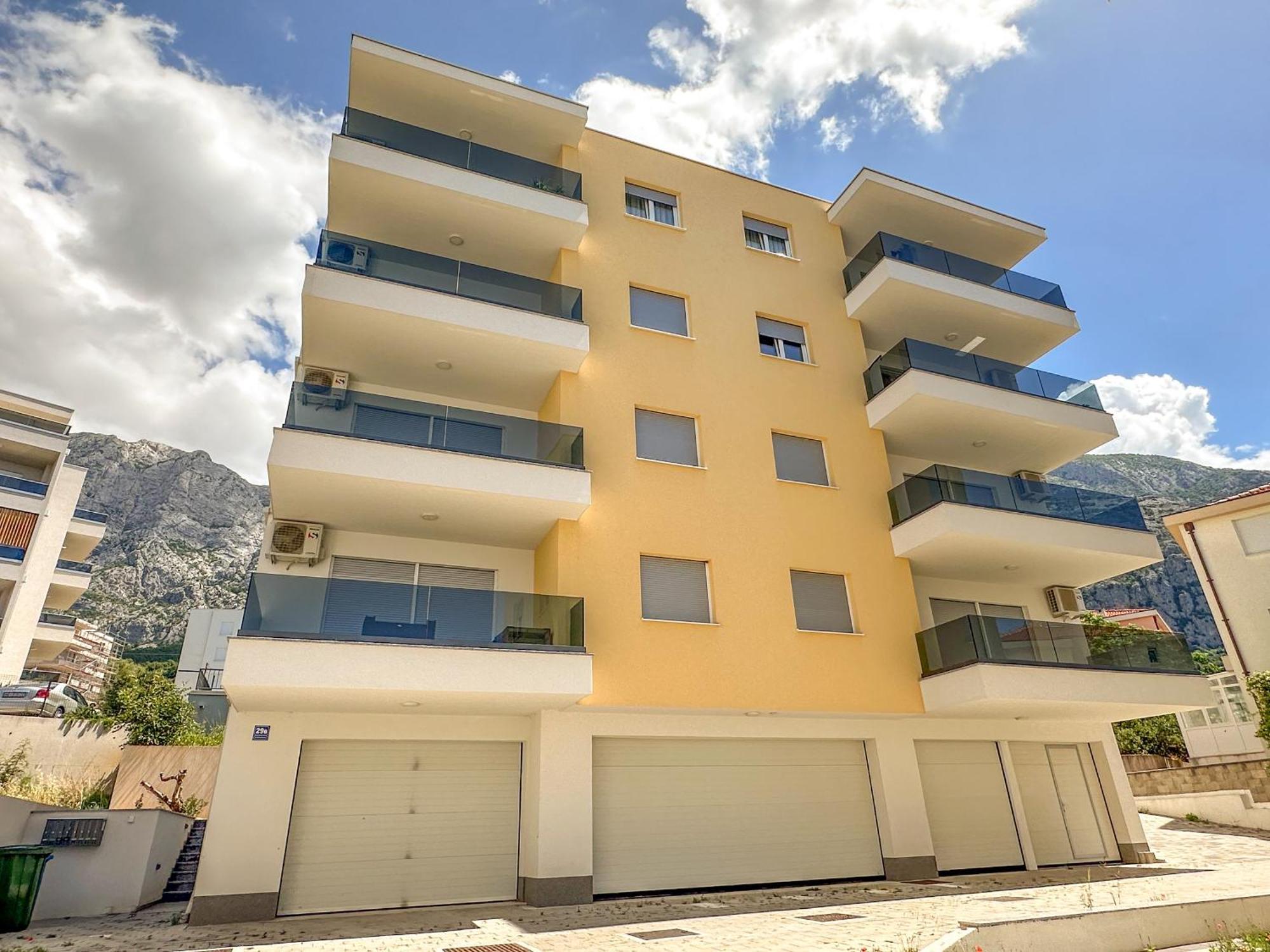 Sea View Apartment With Parking - Dina Макарска Екстериор снимка